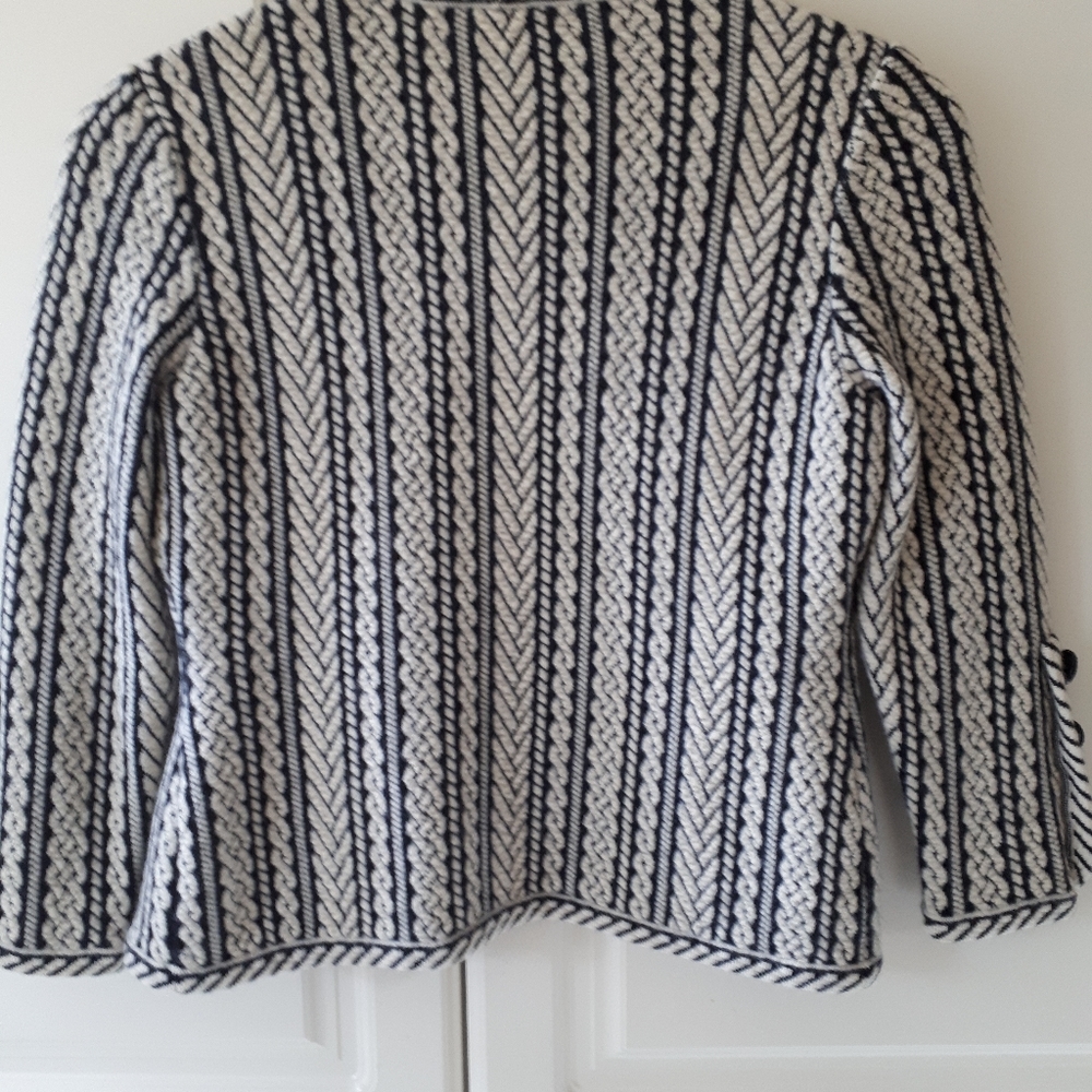 Knitted jacket - Picture 5 of 5